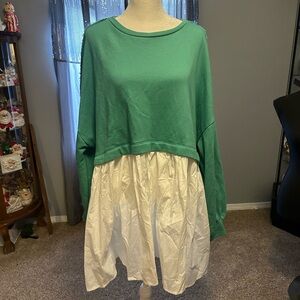 BUCKETLIST Green and White Tunic Top Oversized